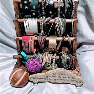 Rustic Women's Bracelet & Necklace Organizer